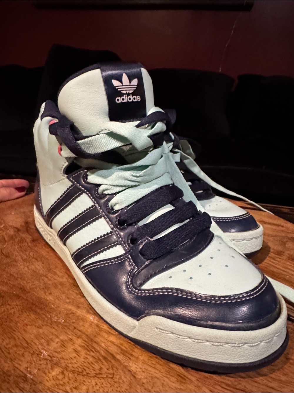 Adidas women’s tennis shoes 7